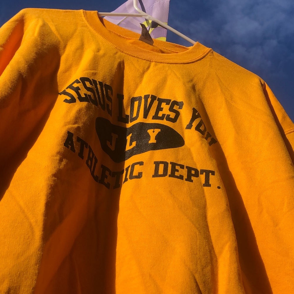 Yellow Jesus Loves You co Pullover